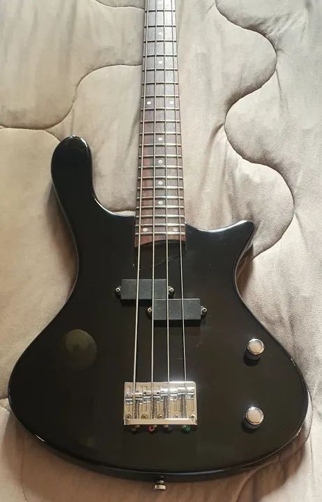 Baixo Washburn Taurus T12