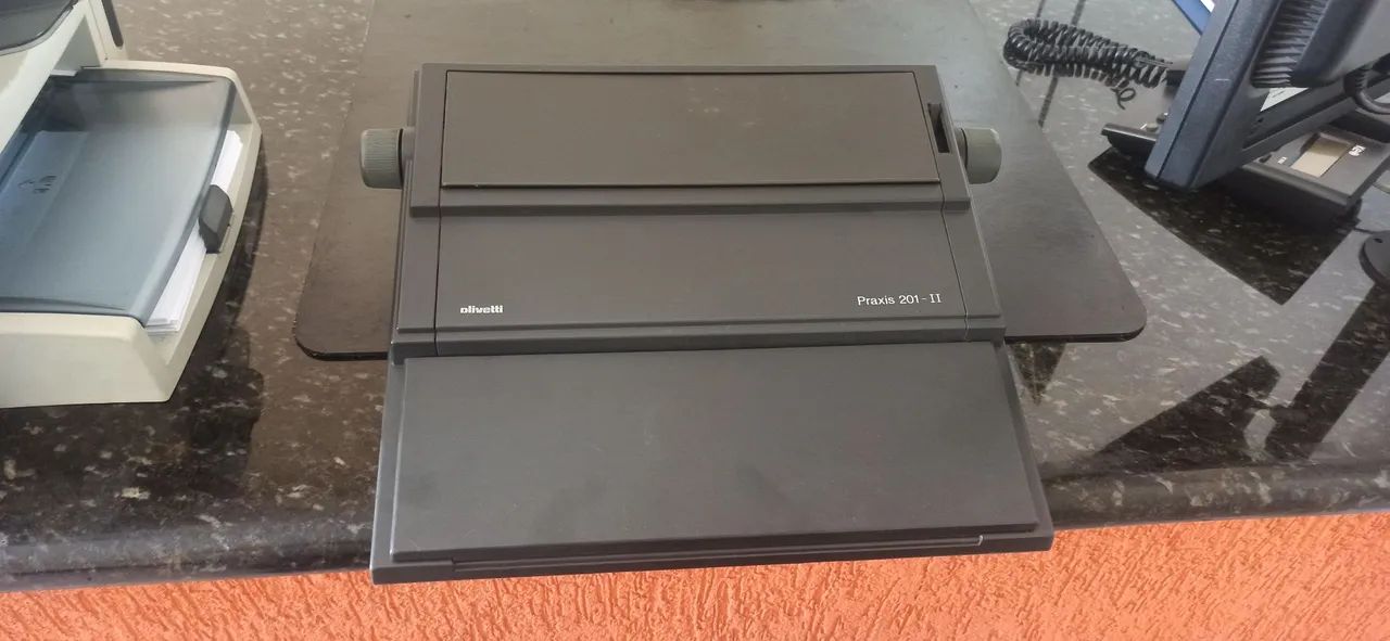 Máquina e Datilografia Olivetti Praxis 201-II Funcionando65204106002691122