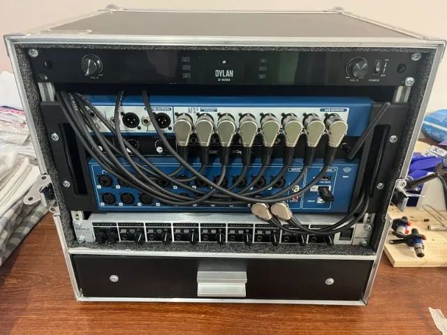 Mesa de som Digital Soundcraft Ui24R 88v 110v/220v/265v (LER ANUNCIO) - Foto 2