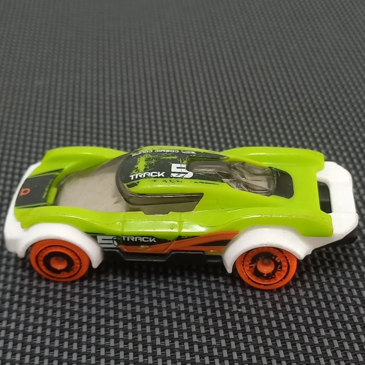Miniatura Hot Wheels Cosmic Coupe. - Foto 2