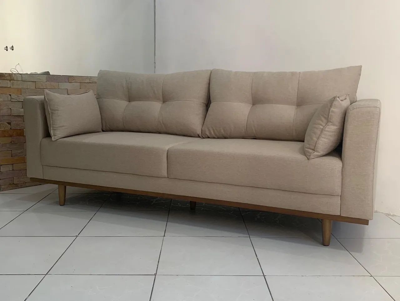 Sofá 4 Lugares Bege em linho 2.20 super moderno e confortável 