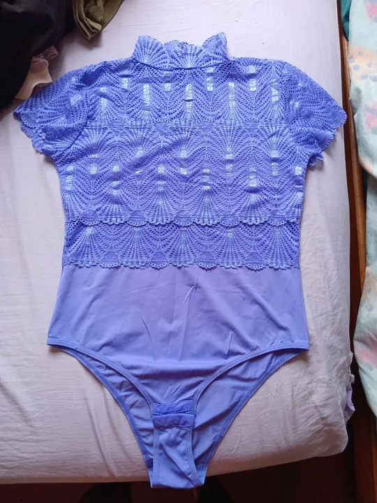 Body de renda Lilás