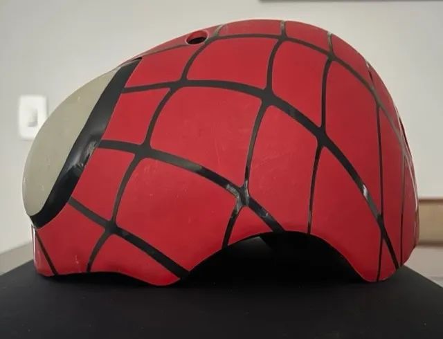 Capacete BELL do Homem-Aranha da Marvel (Para Skate / Patins ou Bike). - Foto 3