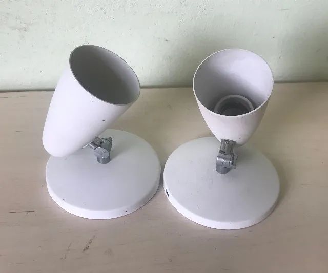 vendo 4 spots de sobrepor direcionaveis em metal branco  com novos - Foto 4
