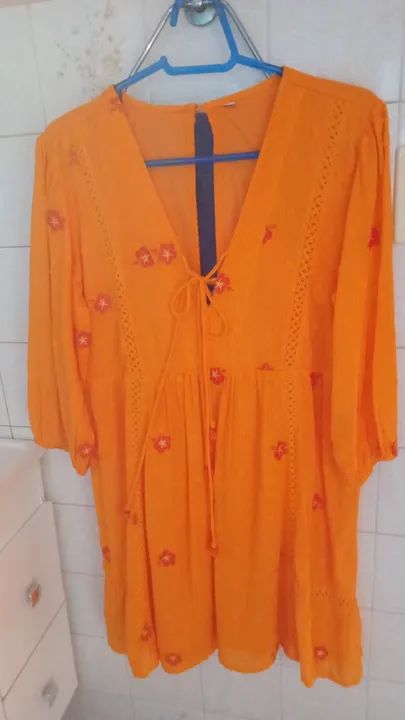Vestido com bordados da Renner 