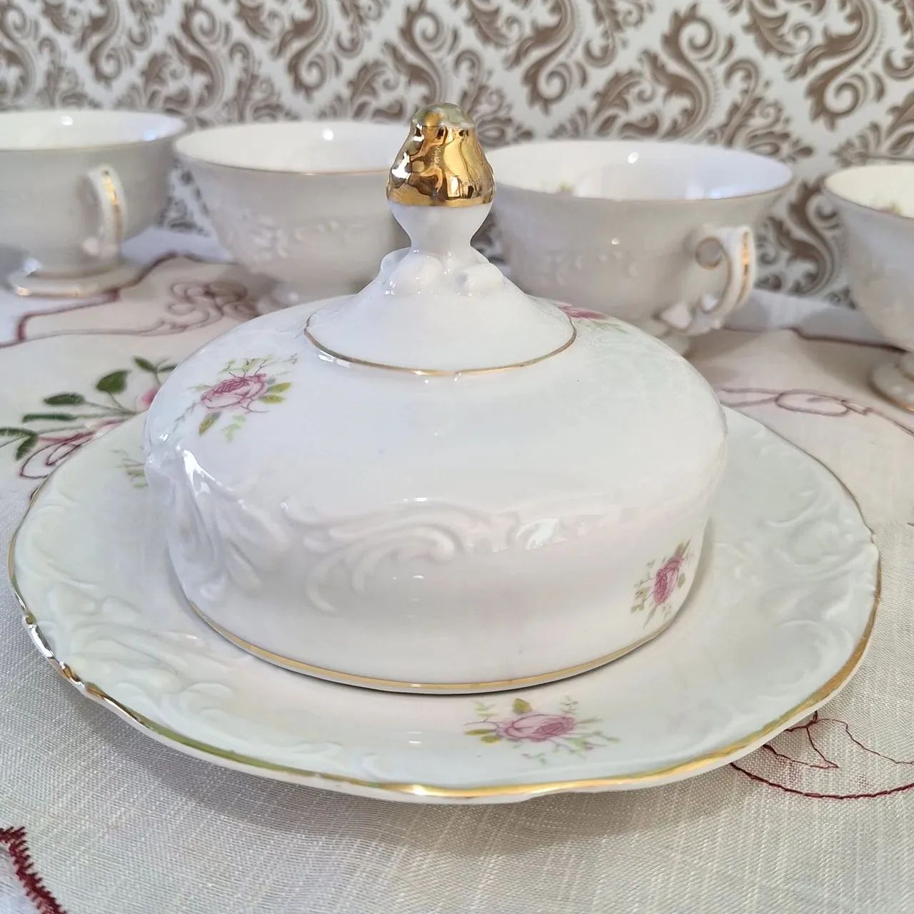 Antiga Manteigueira porcelana Mauá 