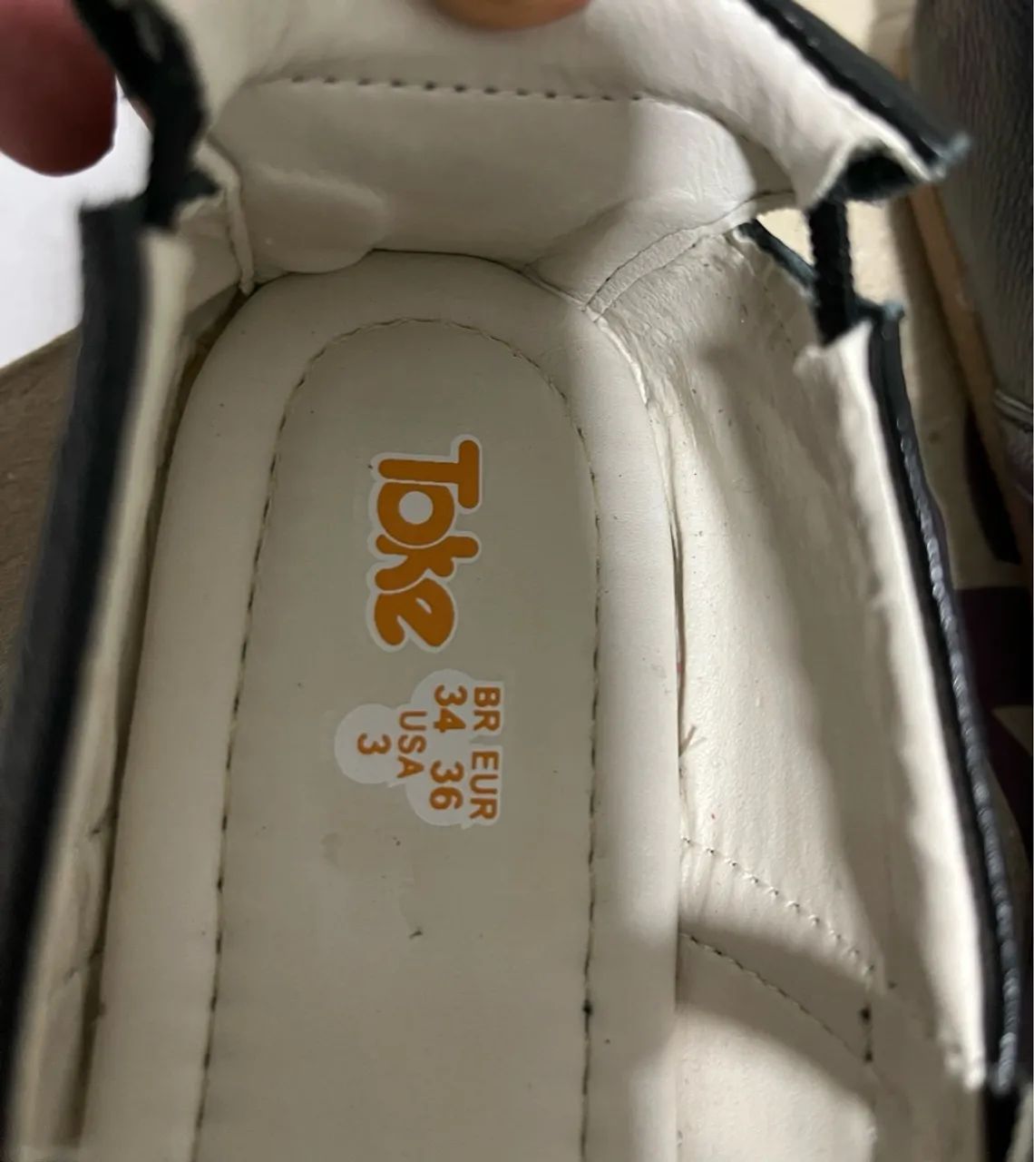 Sapatinhos de couro infantil  marca TOKE - Tamanho 34 - Foto 5