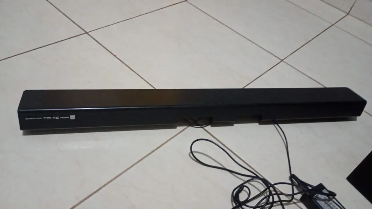 Vendo uma soundbar Samsung hw t555 seme nova muito boa  - Foto 5