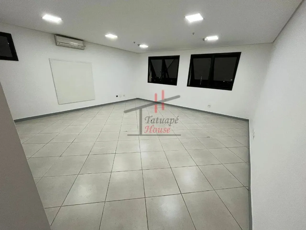 Sala Penha 64,00 m² Sala Unificada com 2 Vagas