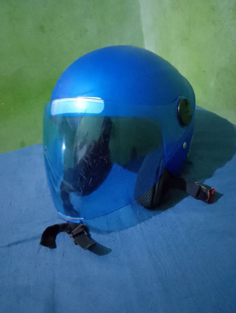 Capacete quebra galho 