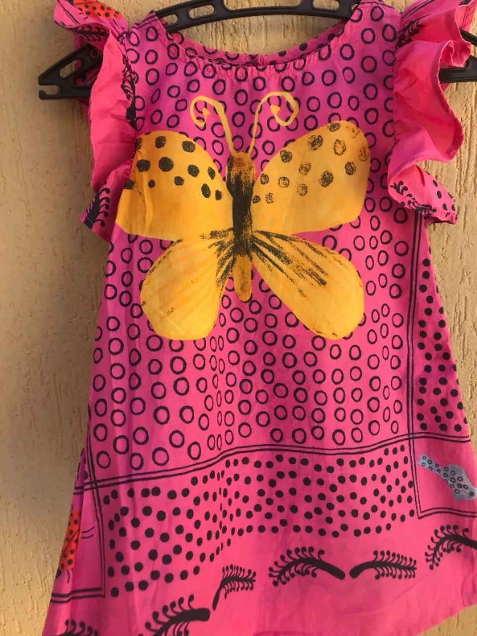 Vestido Rosa De Borboleta Amarela Da Fabula