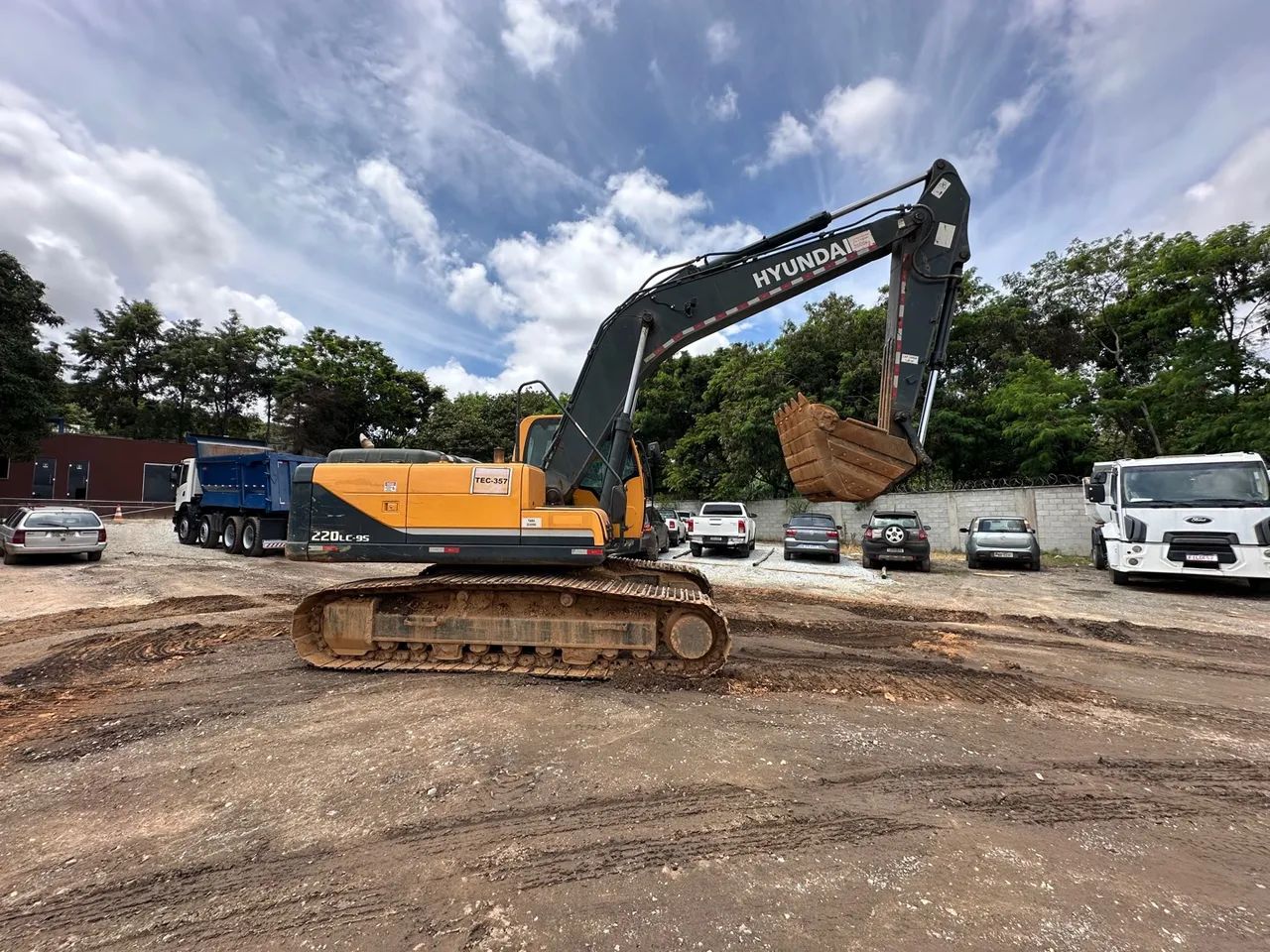 Escavadeira Hyundai 220 LC-9S 2020 - Foto 2