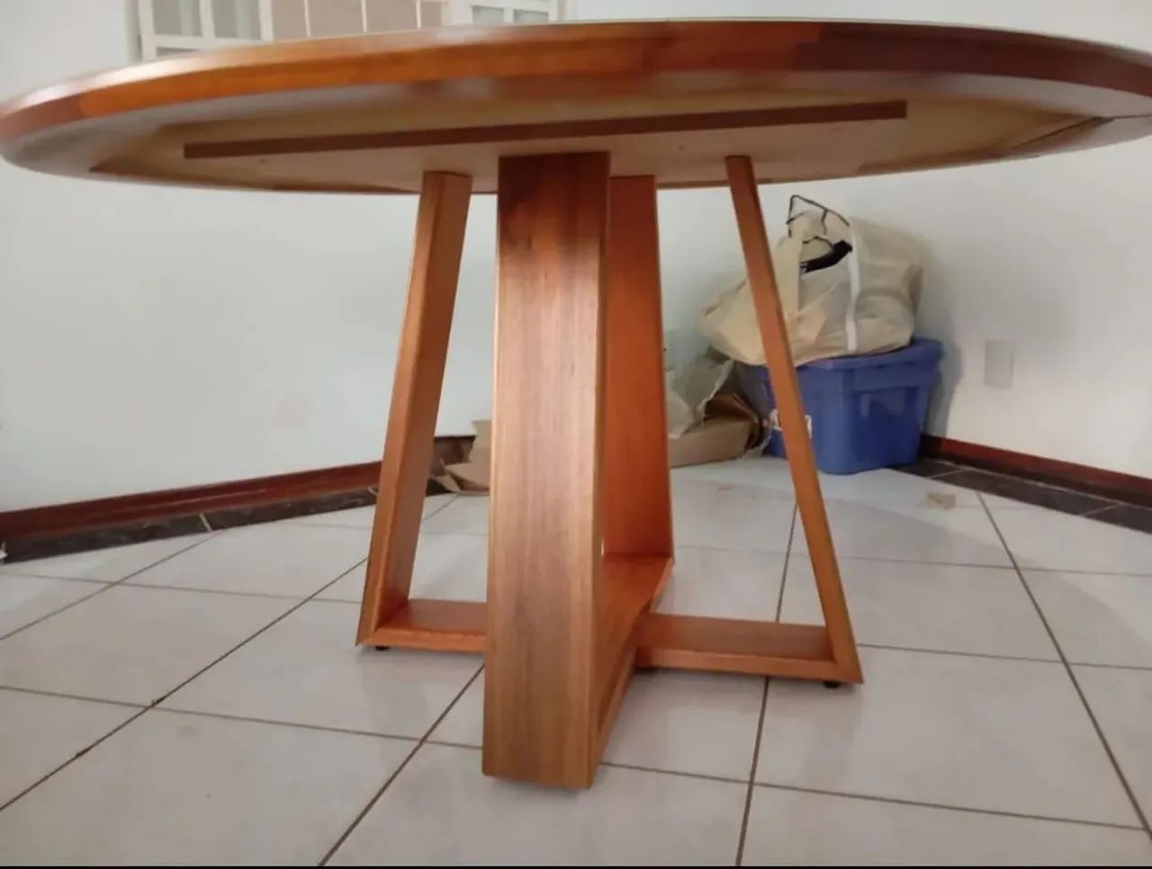 Mesa de Jantar em madeira Maciça redonda 6 Cadeiras 150 x150 - Foto 3