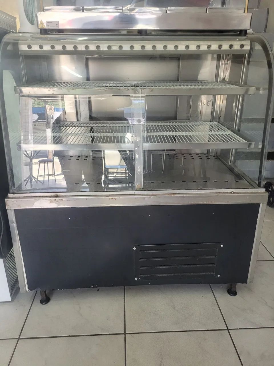 Vitrine refrigerada 220v (Valor negociável)