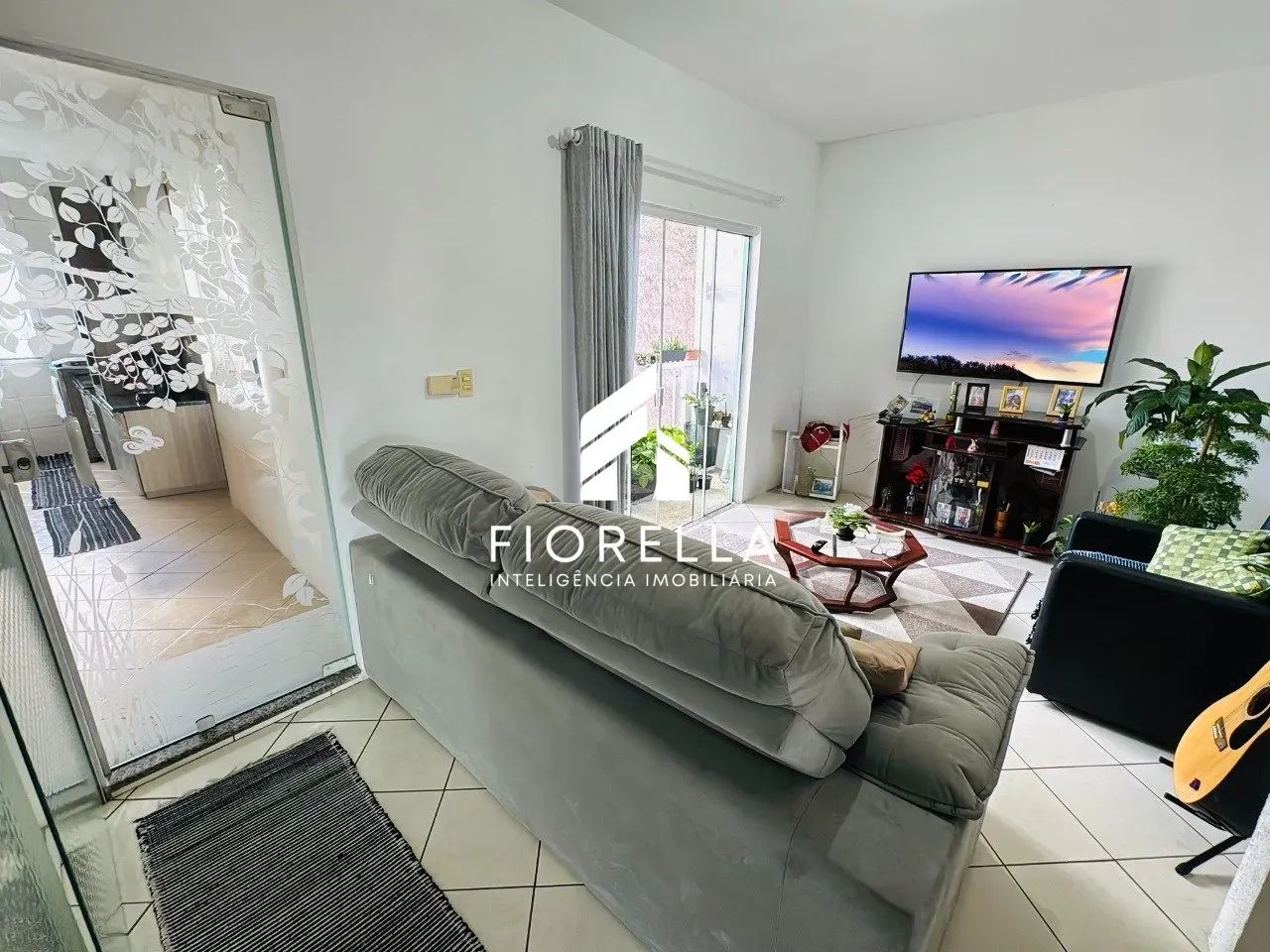 Casa ampla com 03 dormit órios, em Florianópolis/SC - Foto 2