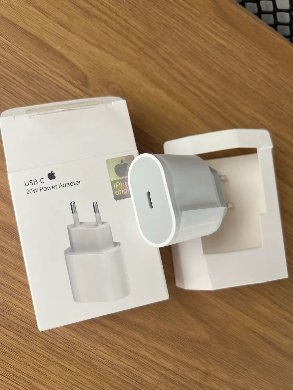 Fonte Adaptador IPhone tomada turbo carga rápida 20w - Foto 4
