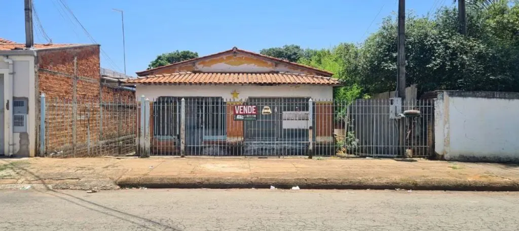 Casa à venda no centro - Cosmópolis