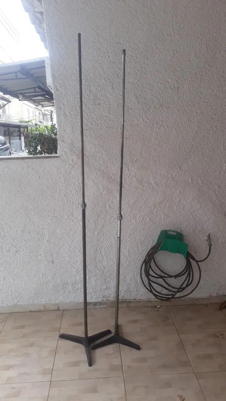 Pedestal de chão de microfones antigo - Foto 2