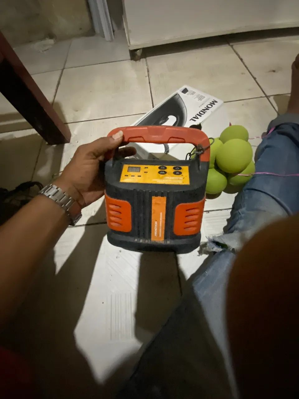 Vendo ou troco peças e carregador de moto e carro  - Foto 2