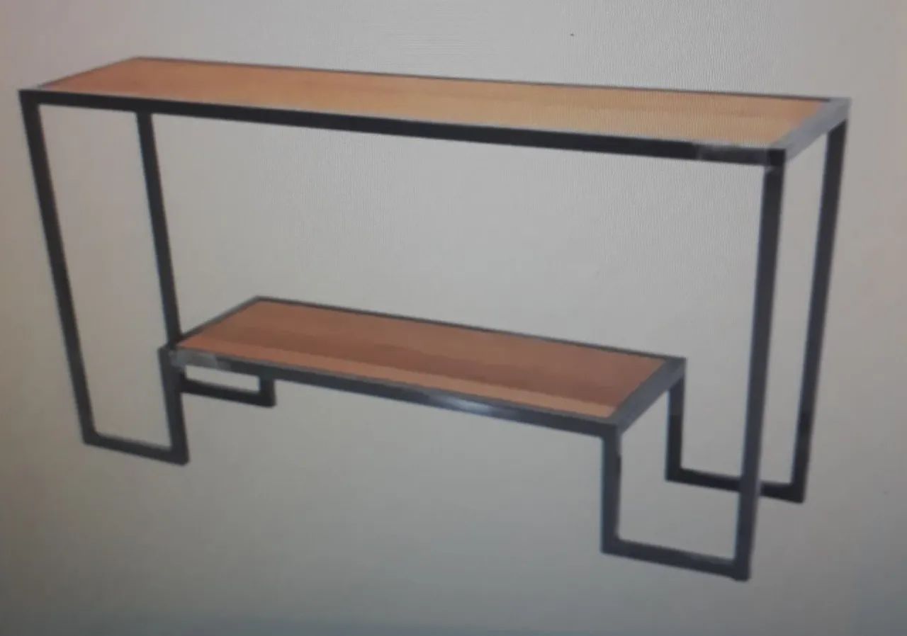 Mesa de centro com prateleira inferior