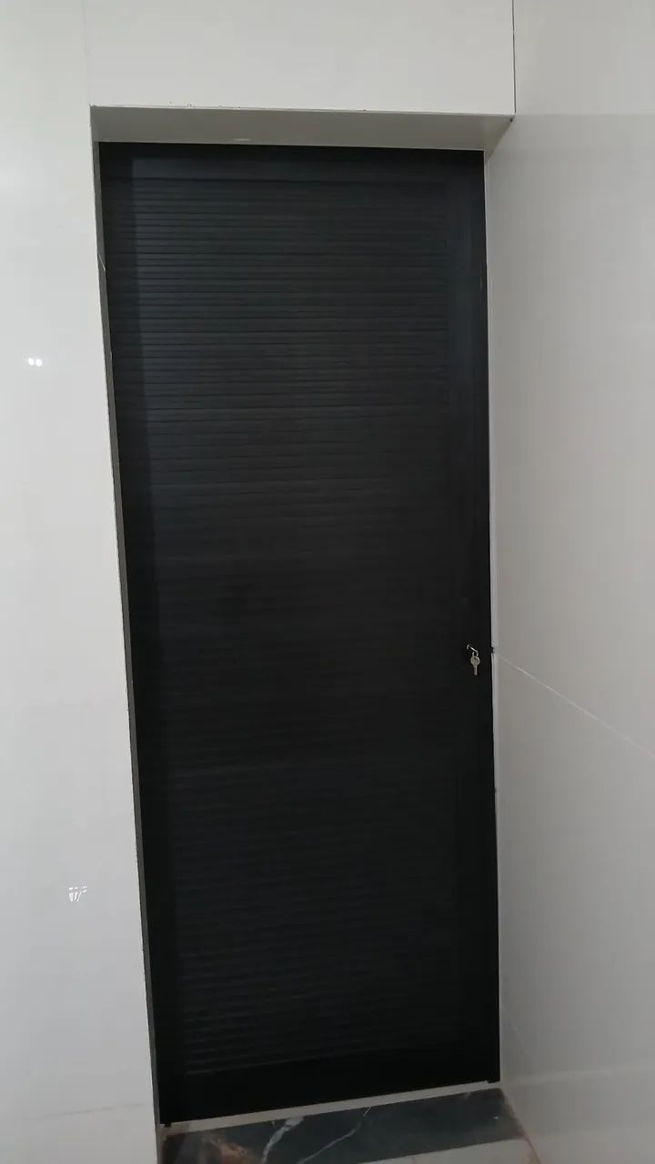 I make doors, windows, gates, and aluminum frames in general.