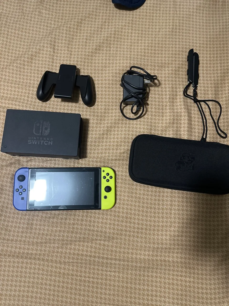 Nintendo Switch Completo - Joy-Con Azul/Amarelo