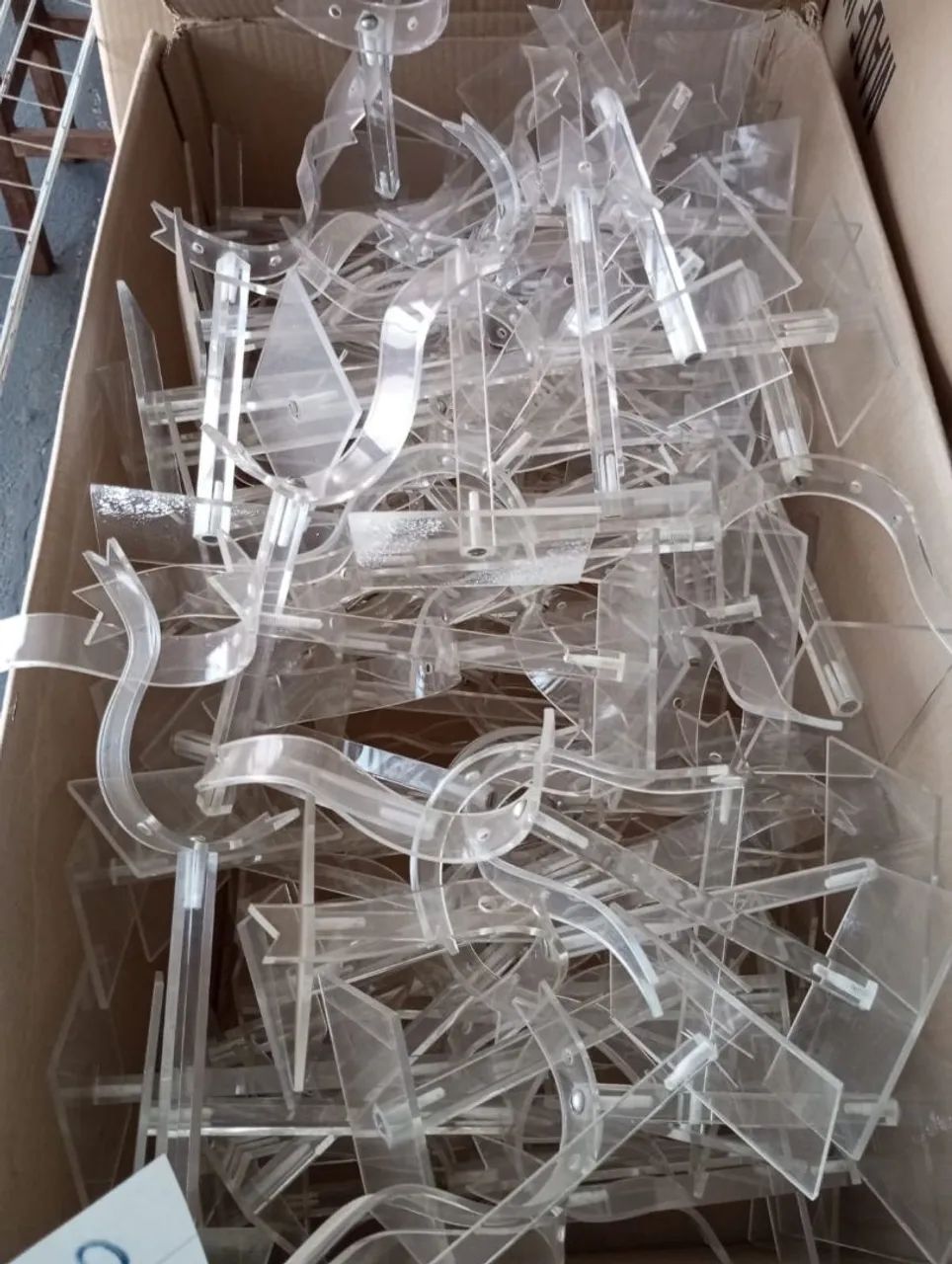 Suporte para calçados em acrílico 