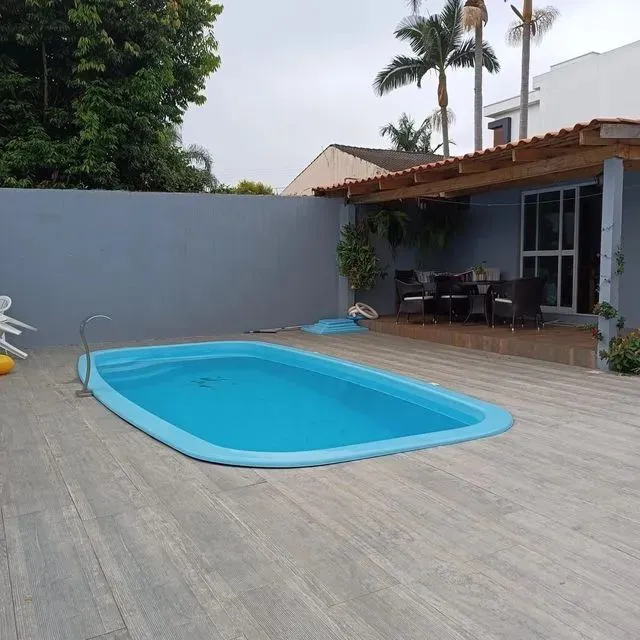 Casa com 4 Quarto(s) e 3 banheiro(s) para Alugar, 250 m² por R$ 6850 / Mês