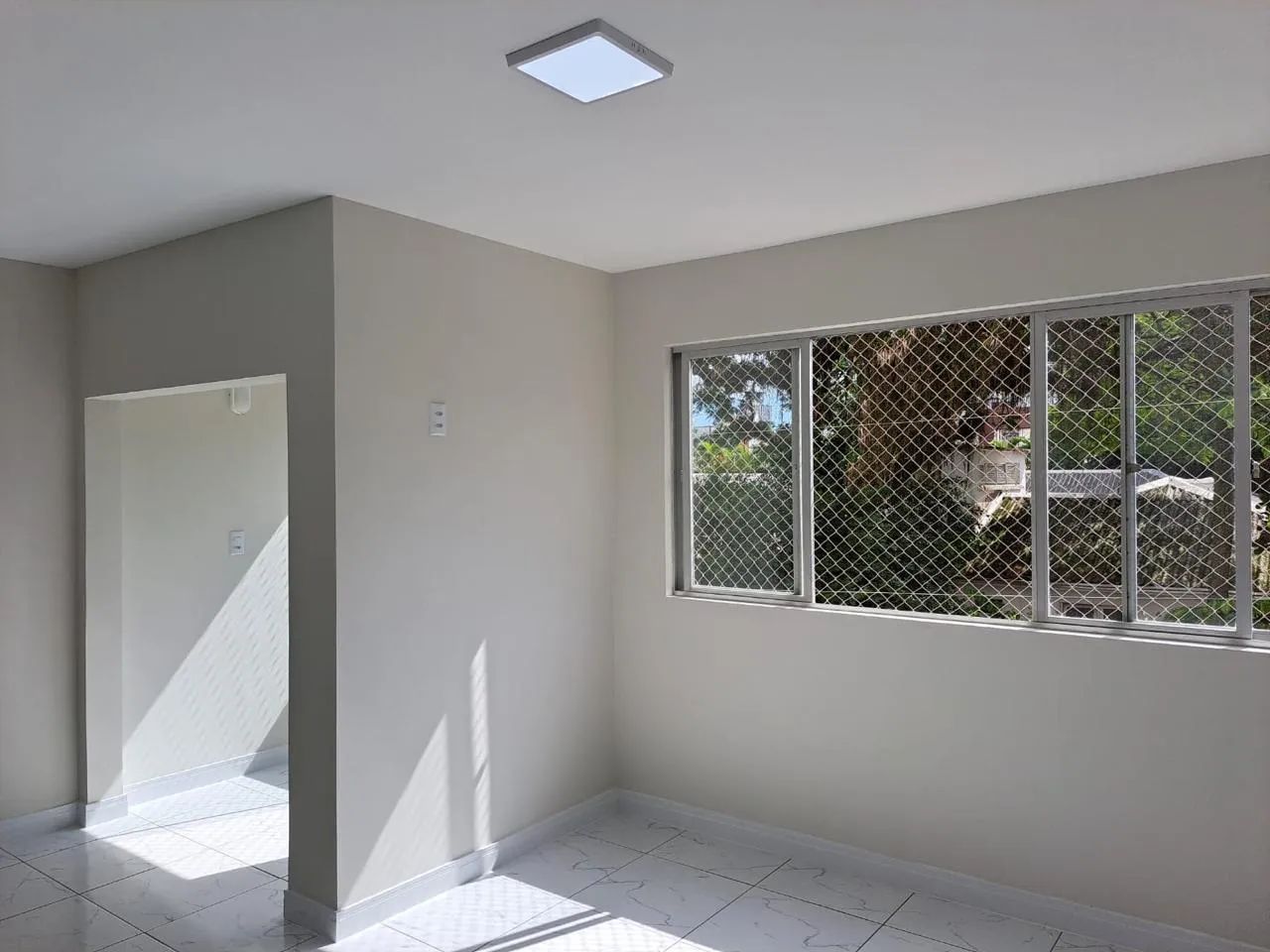 Apartamento amplo com ótimo valor e localização - Foto 2