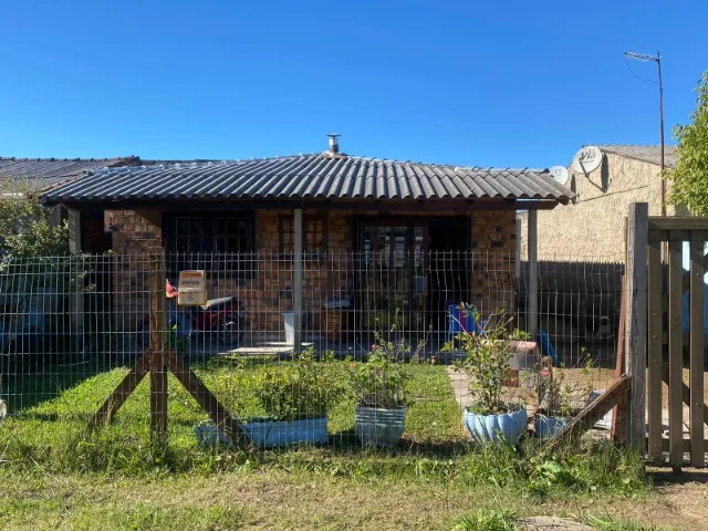 Vendo casa c/ 3 dormitórios e 97,5 m² no Lami