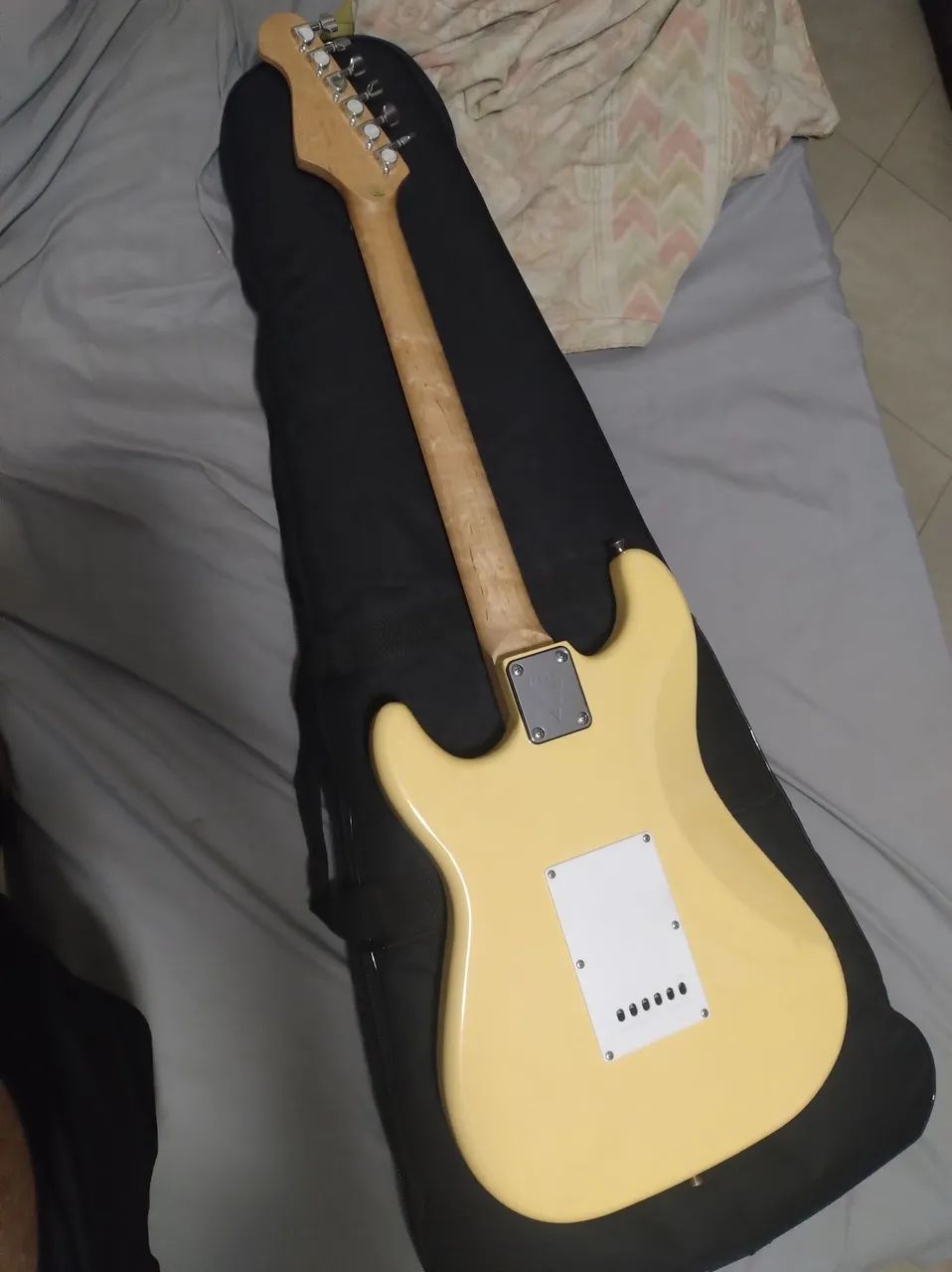 Guitarra phx bege e vermelha  - Foto 3
