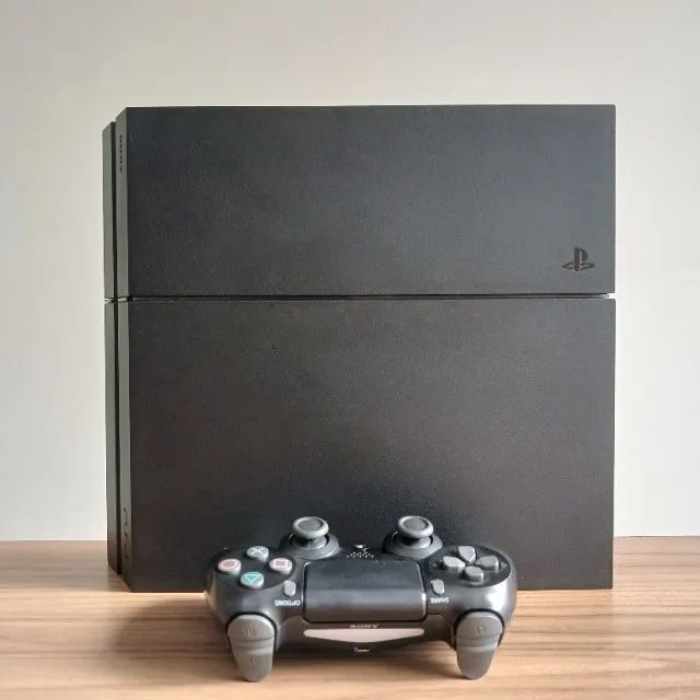 Playstation 4 (FAT, 500 GB) - Praticamente NOVO c/ Garantia !!!