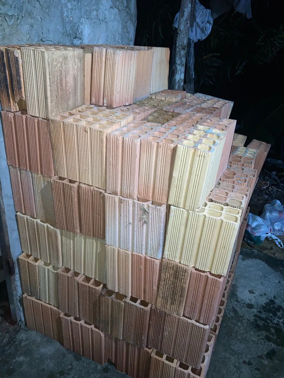 Vende-se tijolos64341593186690121