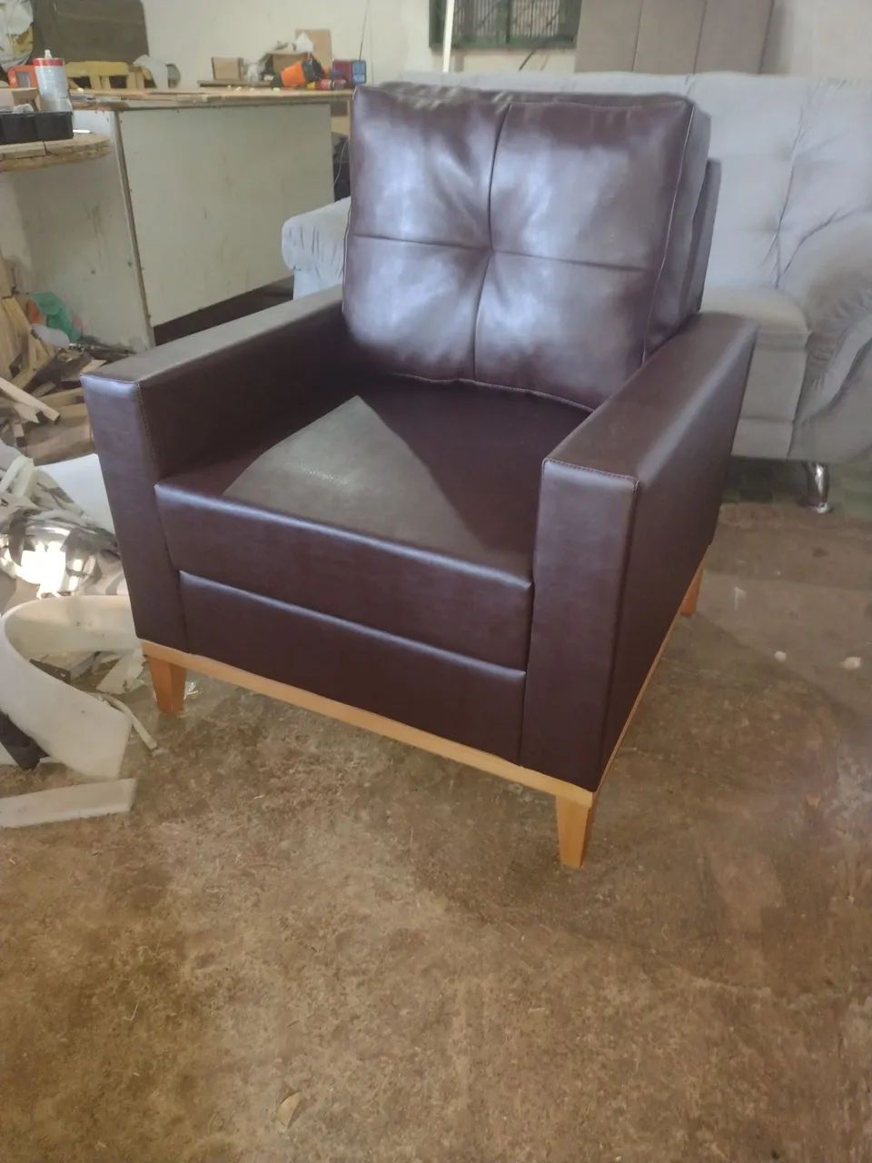 Poltronas de Couro Elegantes e Confortáveis - Foto 2