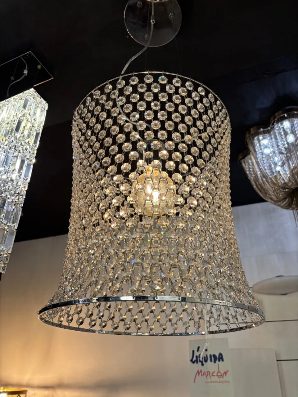 Lustre cromado com cristal transparente