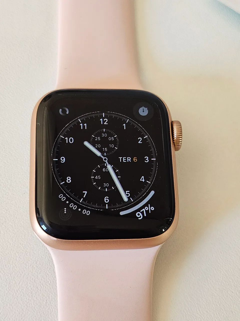 Apple Watch Series 6 40 mm rosé seminovo + 11 pulseiras + 2 películas de acrílico  - Foto 2