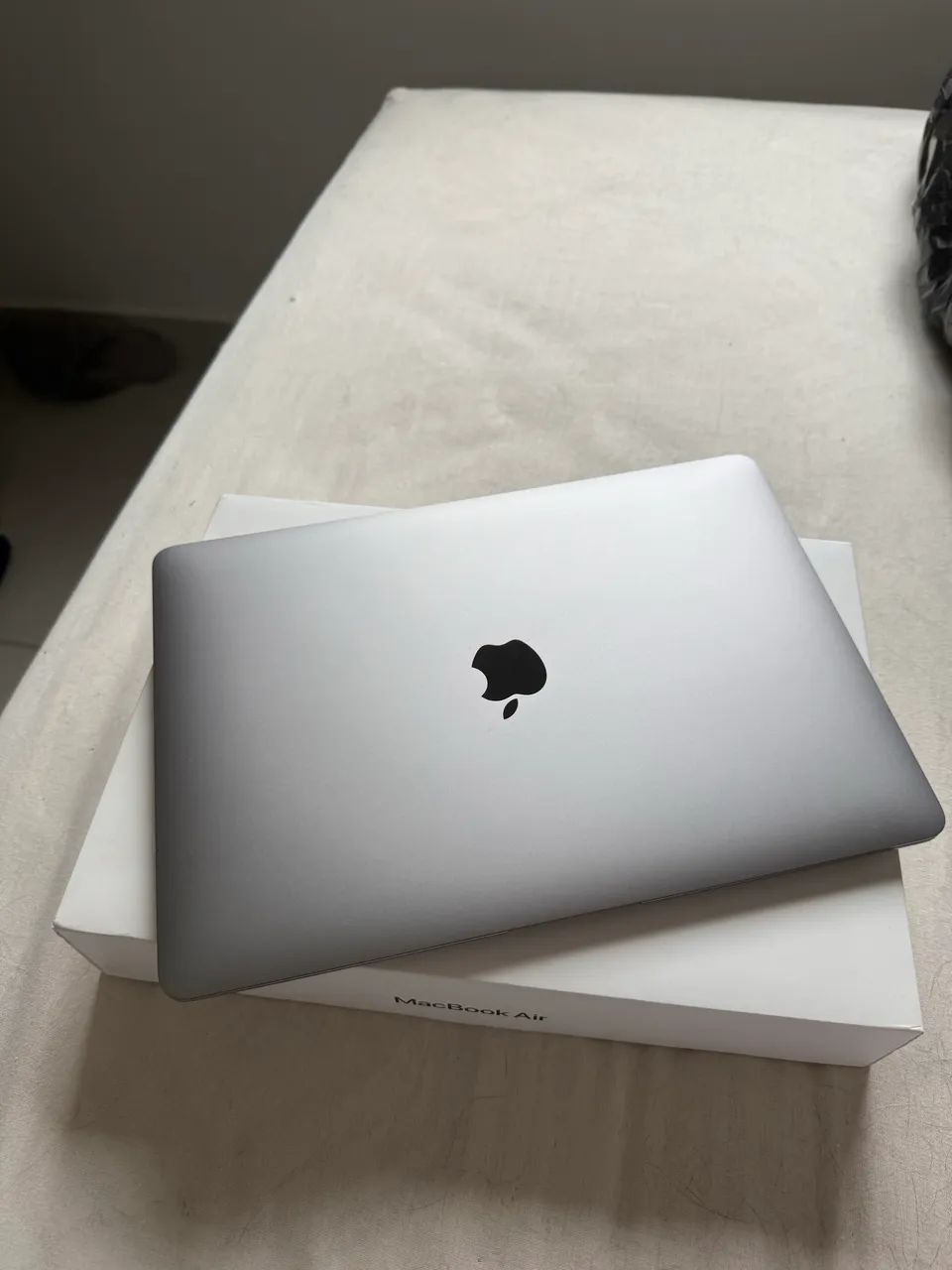 MacBook Air M1 2020 - 8gb/256gb - cinza espacial - Notebooks