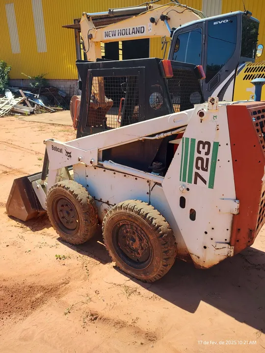 Bobcat 723 - Usado