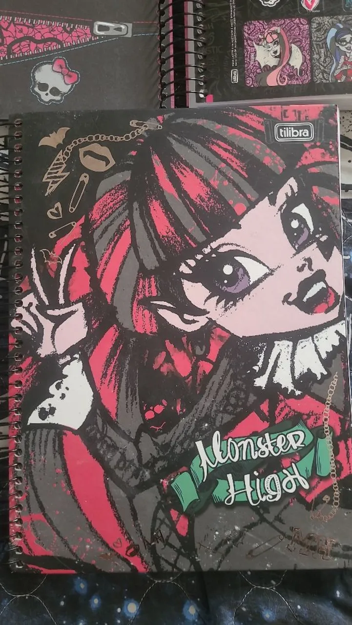 Caderno Monster High - Tilibra unidade 12 materias