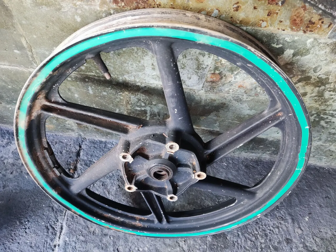 Roda dianteira sem câmera da cbx Strada