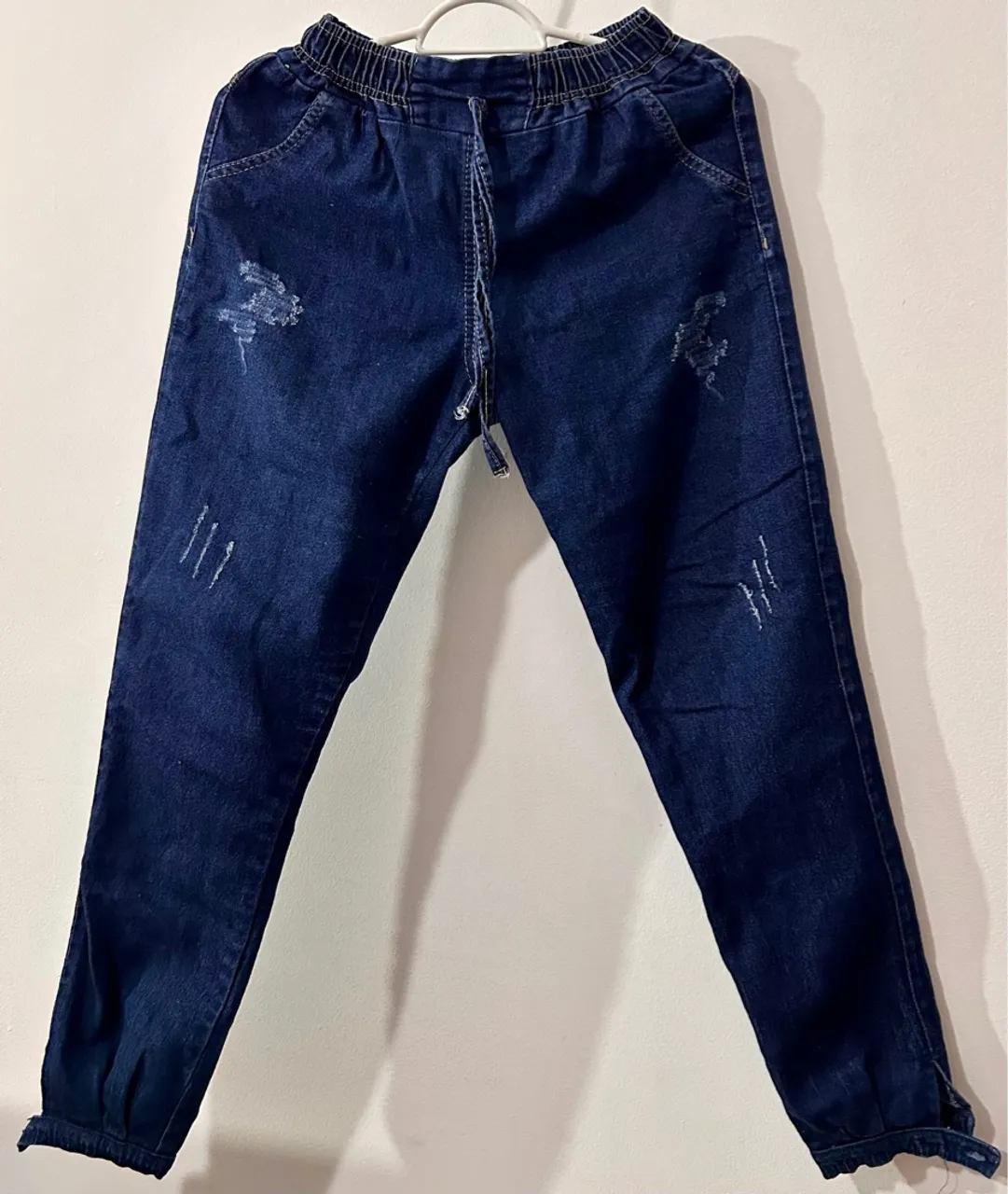 Calça Jeans Feminina Destroyed com Elástico na Cintura