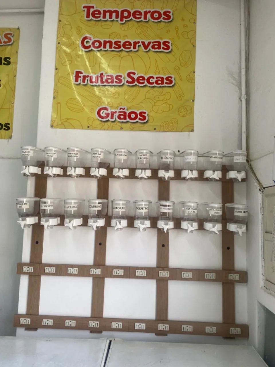 EXPOSITOR DE TEMPEROS E GRÃOS