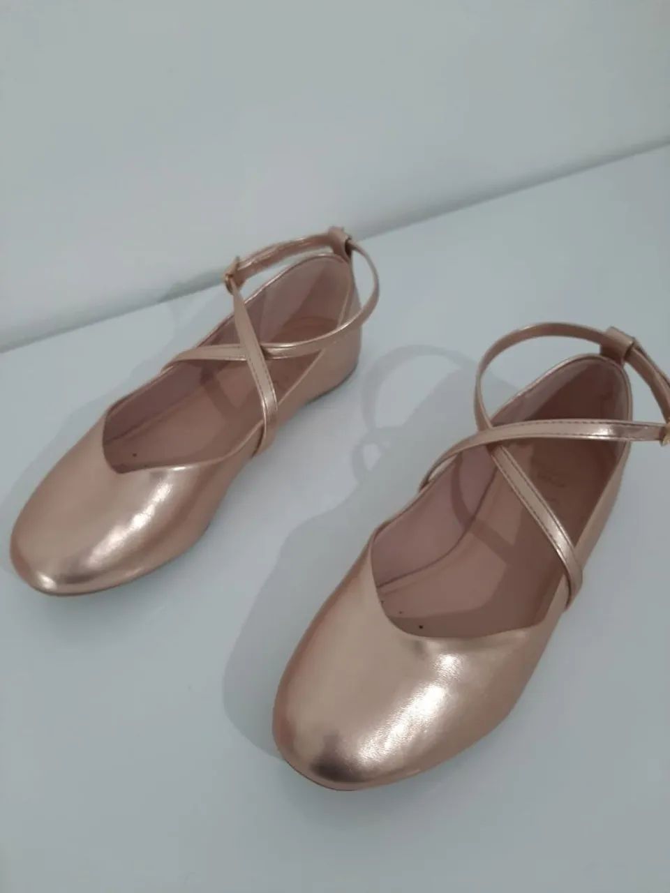 Sapatilha Infantil Dourada com Tiras Cruzadas - Foto 5