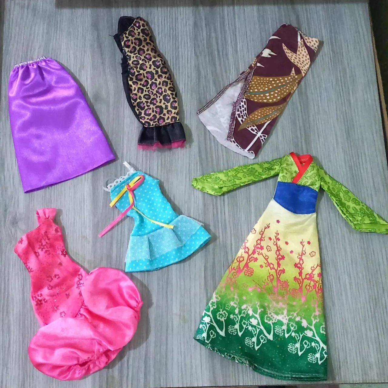 Bonecas Barbie  e acessórios em ótimo estado! - Foto 3