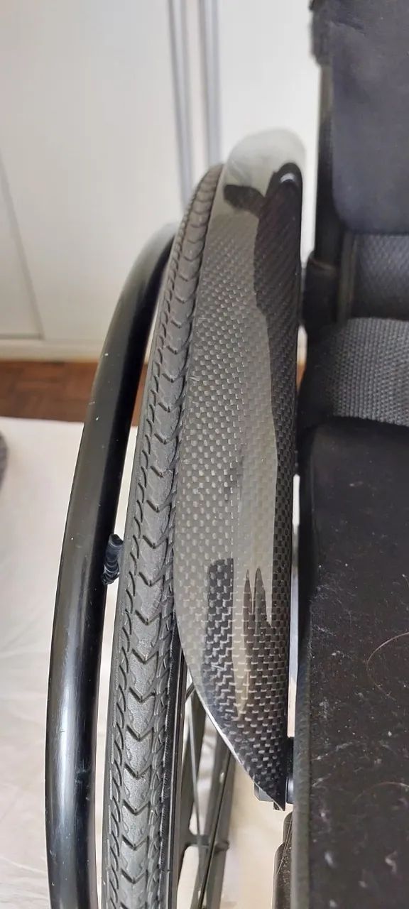 Carbone - A cadeira de rodas monobloco de fibra de carbono! - Foto 2