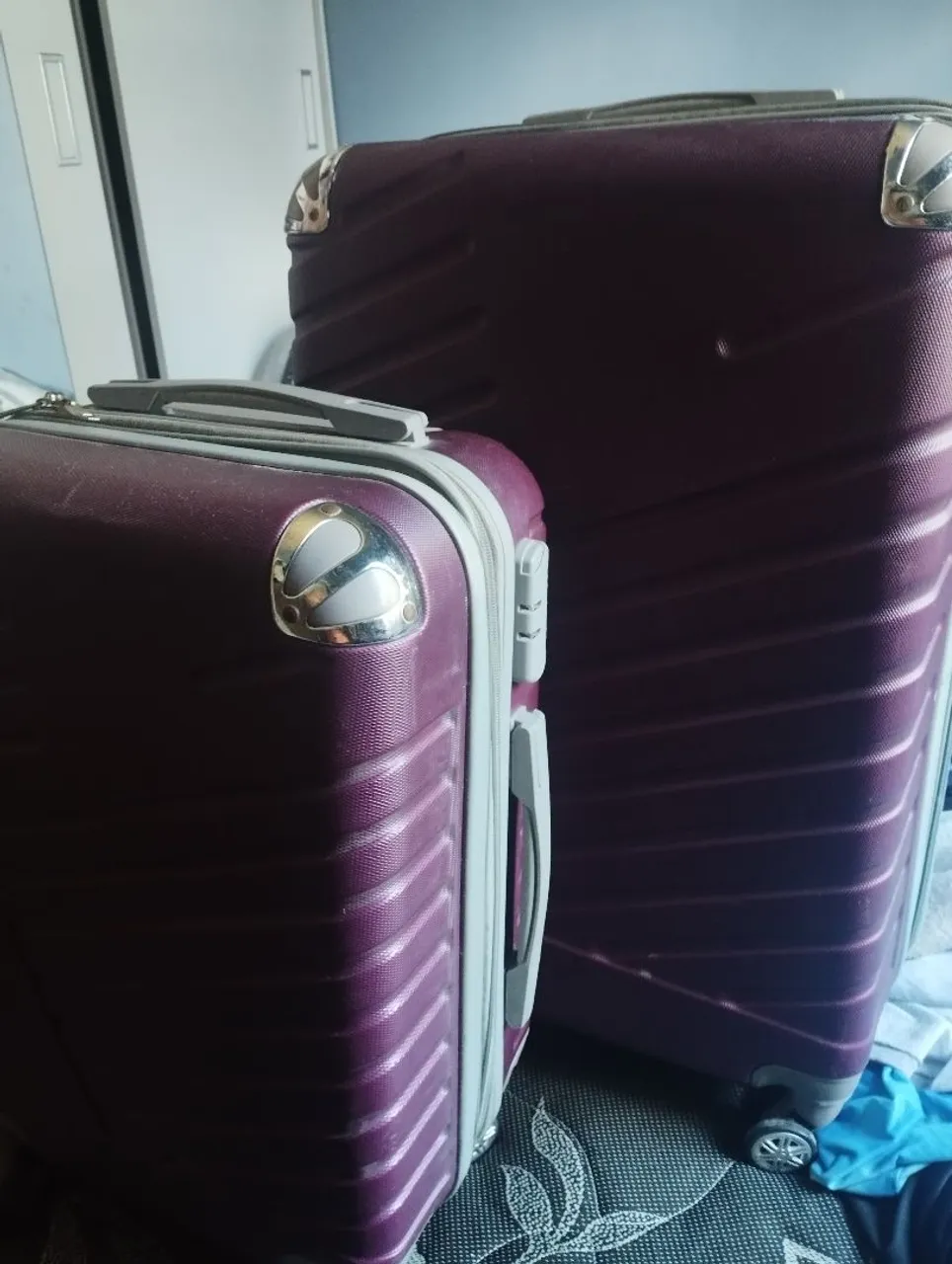Vendo duas malas semi novas de 10 e 23kg para viagem!