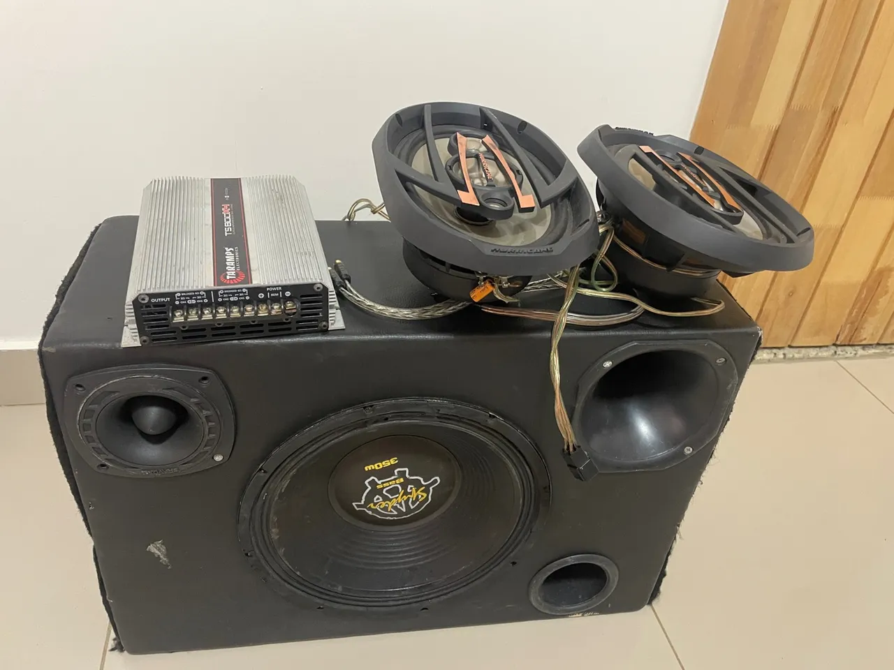Som Auto Completo - Subwoofer, Amplificador e Alto-falantes