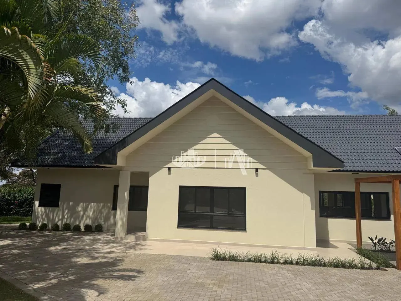 Casa com 4 quartos para alugar, 290 m² por R$ 19.410/mês - Recanto do Salto - Zona Sul de