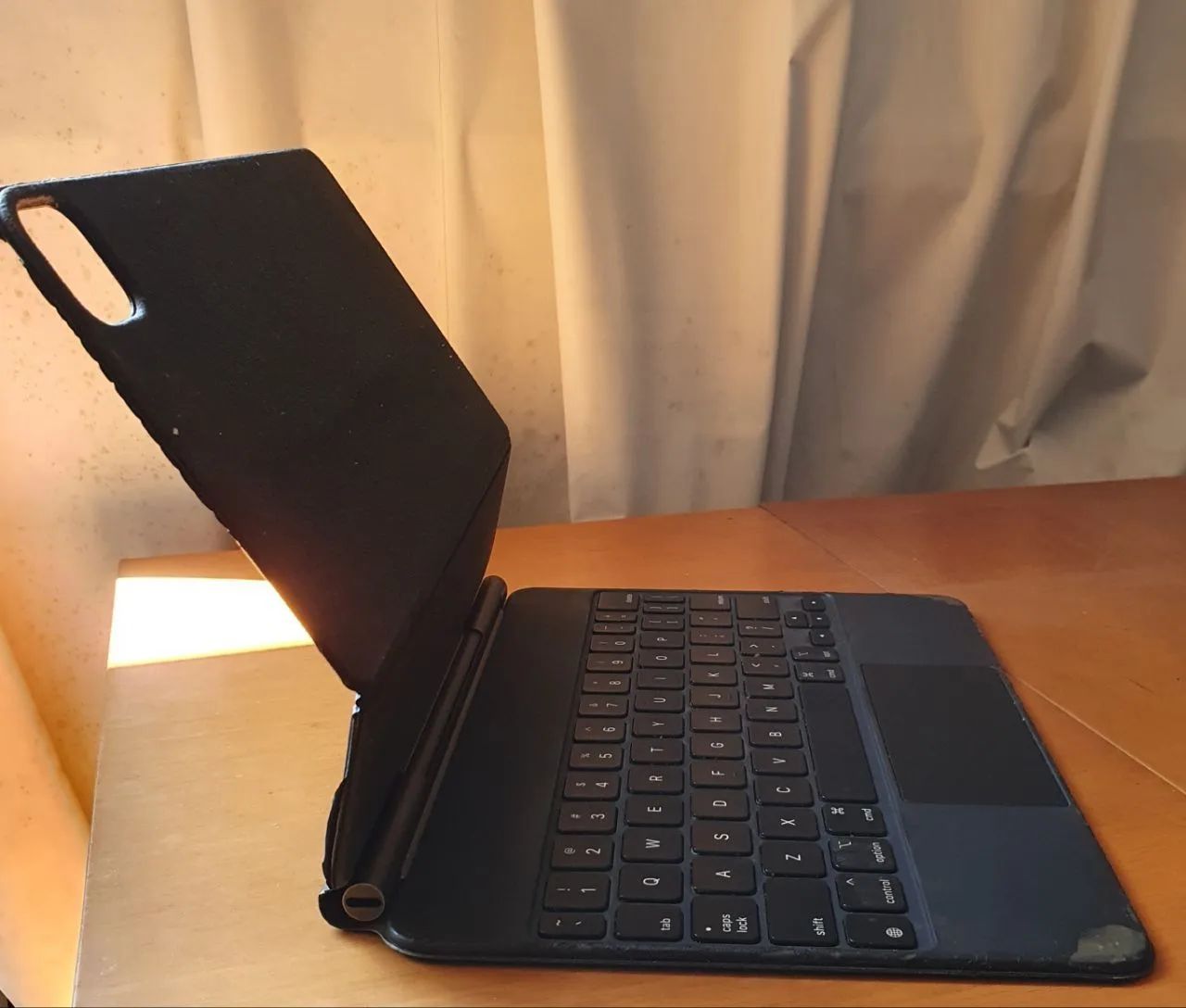 Teclado Magic Keyboard Preto para iPad PRO - Foto 2