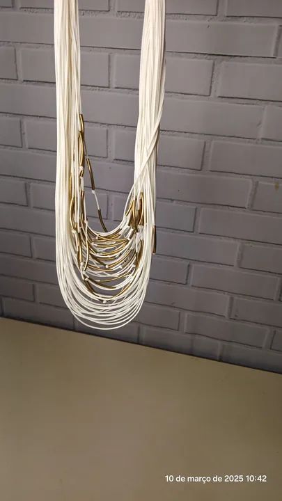 Colar de Cordão Branco 